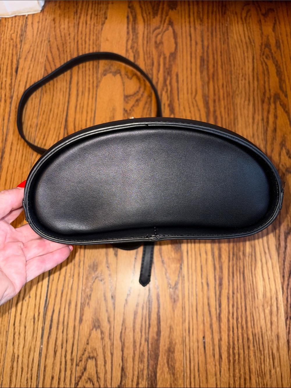 Forever 21 Black Faux-Leather Crossbody Vanity Bag with Gold Hardware - Picture 9 of 12